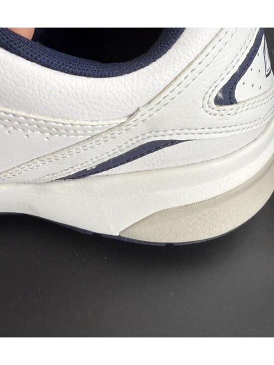 Athletic_Shoes